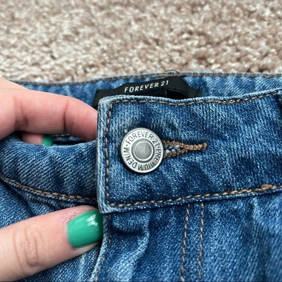 Forever 21 Destroyed Mom Jeans - Picture 3 of 7